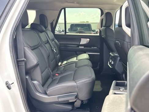 Used 2025 Ford Expedition Max Active RWD image 29