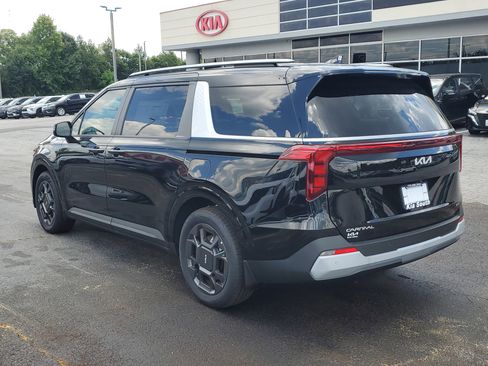New 2025 Kia Carnival EX image 4