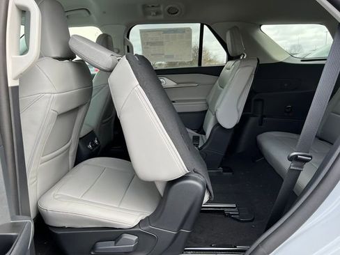 New 2026 Ford Explorer Active w/ Active Comfort Package image 7