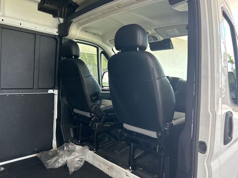 Used 2025 RAM ProMaster 2500 w/ Convenience Group FWD image 28