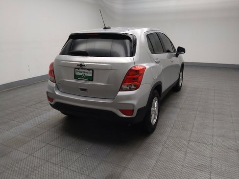 Used 2020 Chevrolet Trax LS w/ Tint and Cruise Package FWD image 9