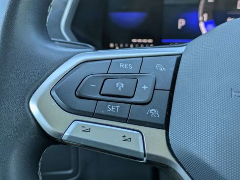 Certified 2023 Volkswagen Tiguan SE w/ Panoramic Sunroof Package FWD image 36