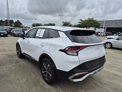 Used 2023 Kia Sportage EX image 4