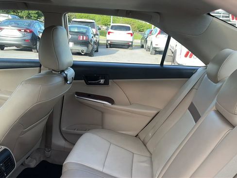 Used 2012 Toyota Camry XLE w/ Leather Pkg FWD image 23