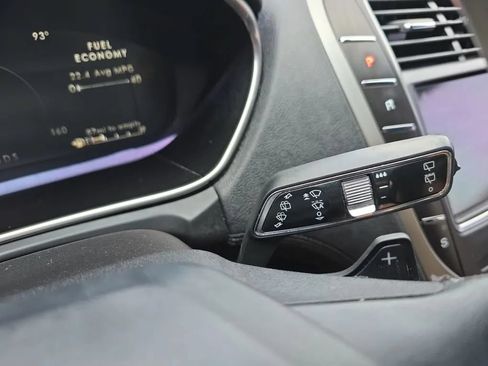 Used 2019 Lincoln Nautilus Reserve FWD image 22