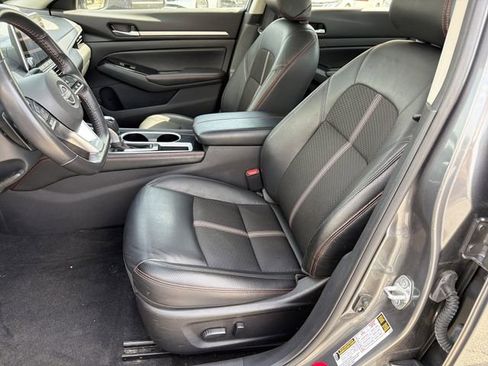 Used 2024 Nissan Altima 2.5 SR FWD image 17