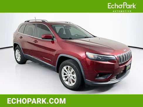 Used 2019 Jeep Cherokee Latitude w/ Cold Weather Group AWD/4WD image 1