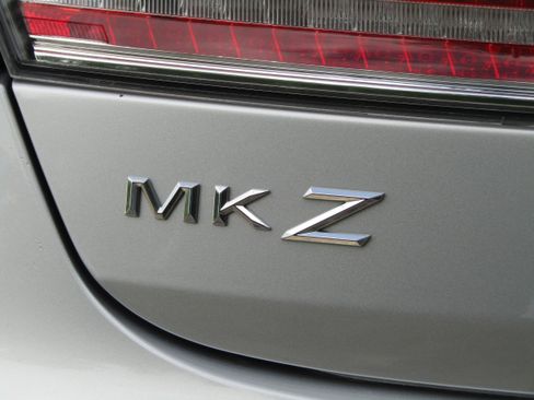 Used 2018 Lincoln MKZ Select w/ Select Plus Package AWD/4WD image 24