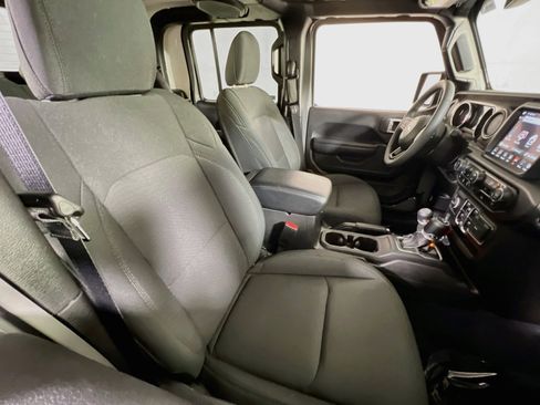 Used 2023 Jeep Gladiator Willys image 27
