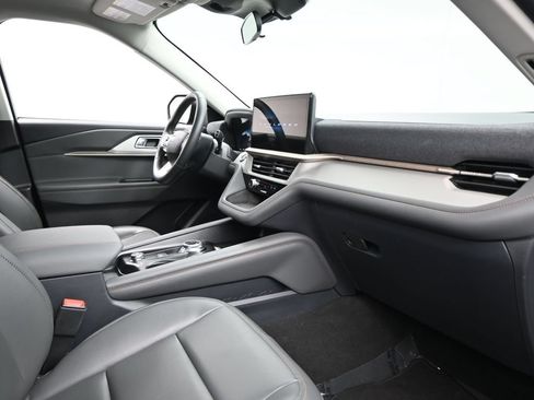 New 2025 Ford Explorer Active w/ Active Comfort Package AWD/4WD image 10