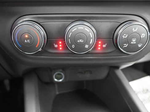 Used 2024 Chevrolet Trax LS w/ LS Convenience Package image 15