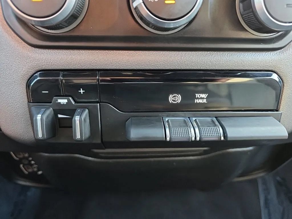 Used 2022 RAM 2500 Big Horn AWD/4WD image 29