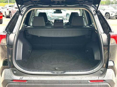 Used 2025 Toyota RAV4 XLE FWD image 31