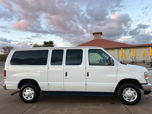 Used 2014 Ford E-350 and Econoline 350 XL w/ Power Windows & Locks Group image 6