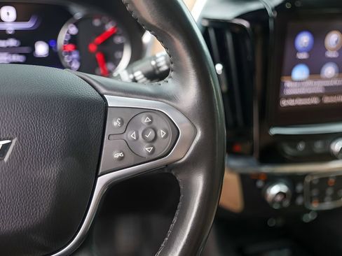Used 2022 Chevrolet Traverse Premier FWD image 13