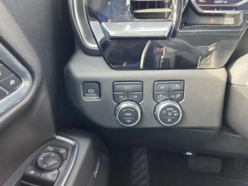 Certified 2023 GMC Sierra 1500 SLT w/ SLT Convenience Package image 23