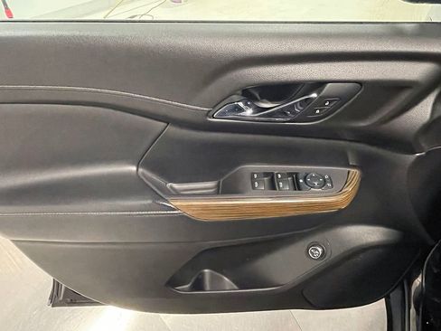 Used 2020 GMC Acadia SLE w/ Driver Convenience Package image 19