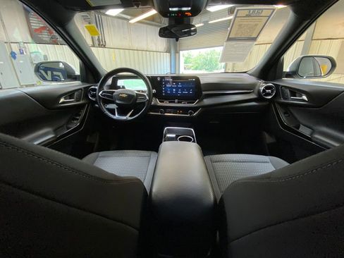 Used 2025 Chevrolet Equinox LT AWD/4WD image 19