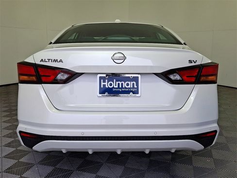 Used 2023 Nissan Altima 2.5 SV image 8