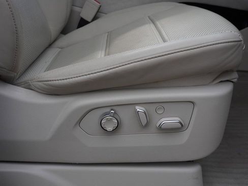 Used 2023 Cadillac Escalade ESV Premium Luxury Platinum w/ Heavy-Duty Trailer Package AWD/4WD image 37