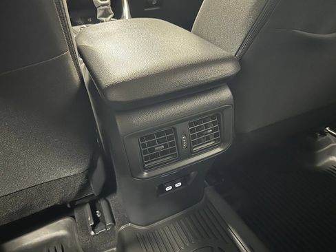 Used 2025 Toyota RAV4 XLE AWD/4WD image 47