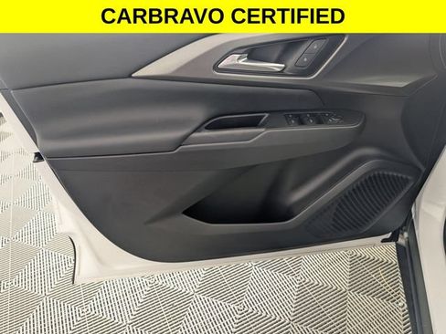 Certified 2025 Chevrolet Equinox EV LT FWD image 10