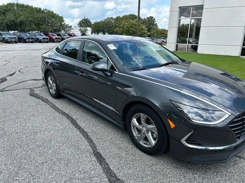 Used 2023 Hyundai Sonata SE FWD image 2