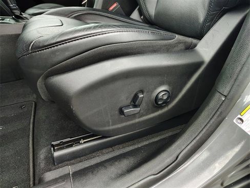 Used 2021 Jeep Cherokee Latitude Lux w/ Comfort/Convenience Group image 14