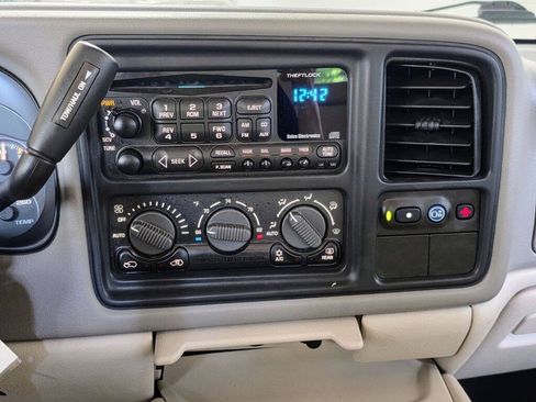 Used 2002 Chevrolet Suburban LT RWD image 10
