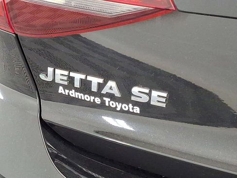 Used 2017 Volkswagen Jetta SE FWD image 24