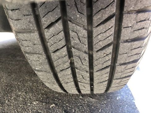 Used 2020 Toyota Highlander XLE image 18