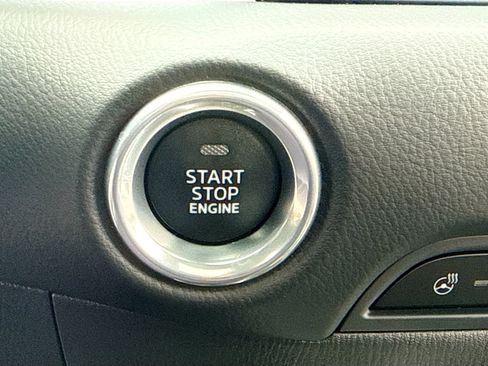 Used 2025 MAZDA CX-5 Signature image 9