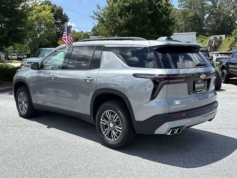 New 2025 Chevrolet Traverse LT image 6