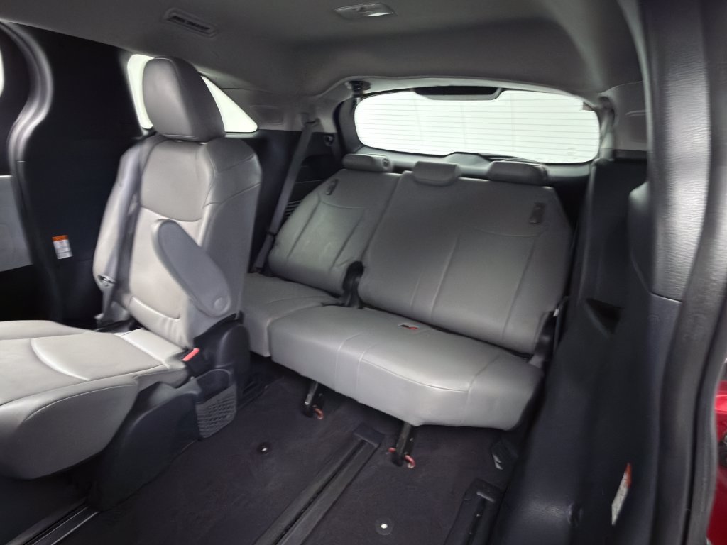 Used 2025 Toyota Sienna XLE w/ XLE Plus Package AWD/4WD image 43