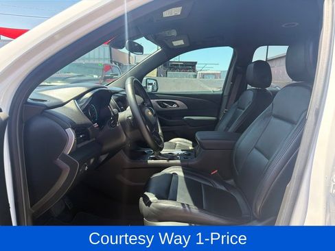 Used 2023 Chevrolet Traverse LT FWD image 6