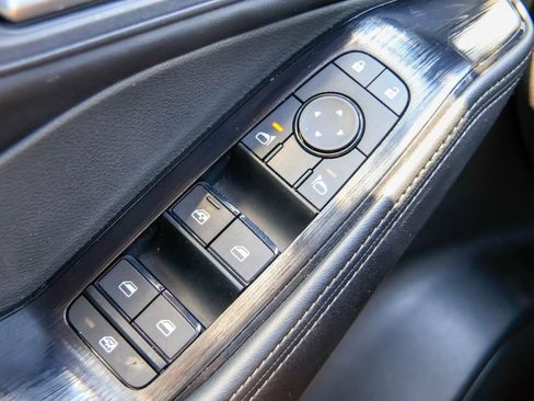 Used 2025 Nissan Rogue SV FWD image 16