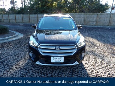 Used 2019 Ford Escape Titanium image 2