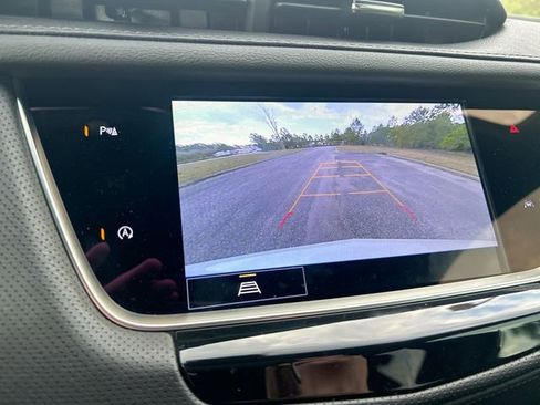 Used 2024 Cadillac XT6 Luxury FWD image 21