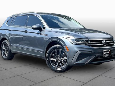 Used 2023 Volkswagen Tiguan SE FWD image 3