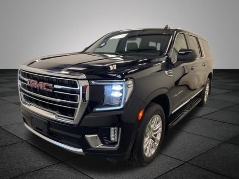Used 2023 GMC Yukon XL SLT image 3