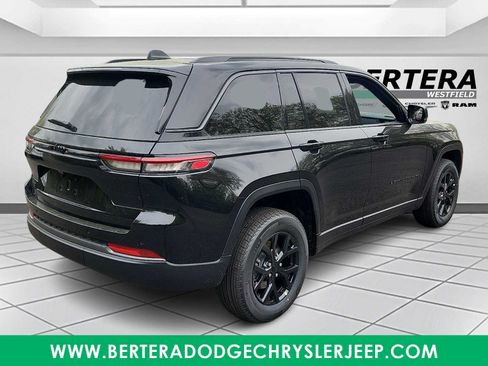 New 2026 Jeep Grand Cherokee Altitude AWD/4WD image 4