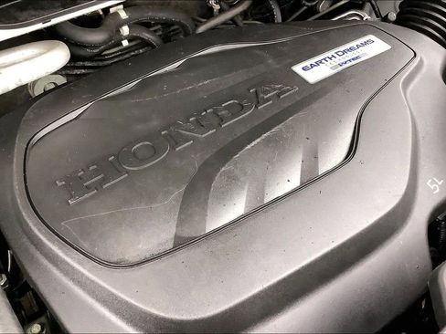 Used 2017 Honda Pilot Touring image 37