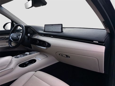 Used 2022 Genesis GV70 2.5T w/ Select Package image 33