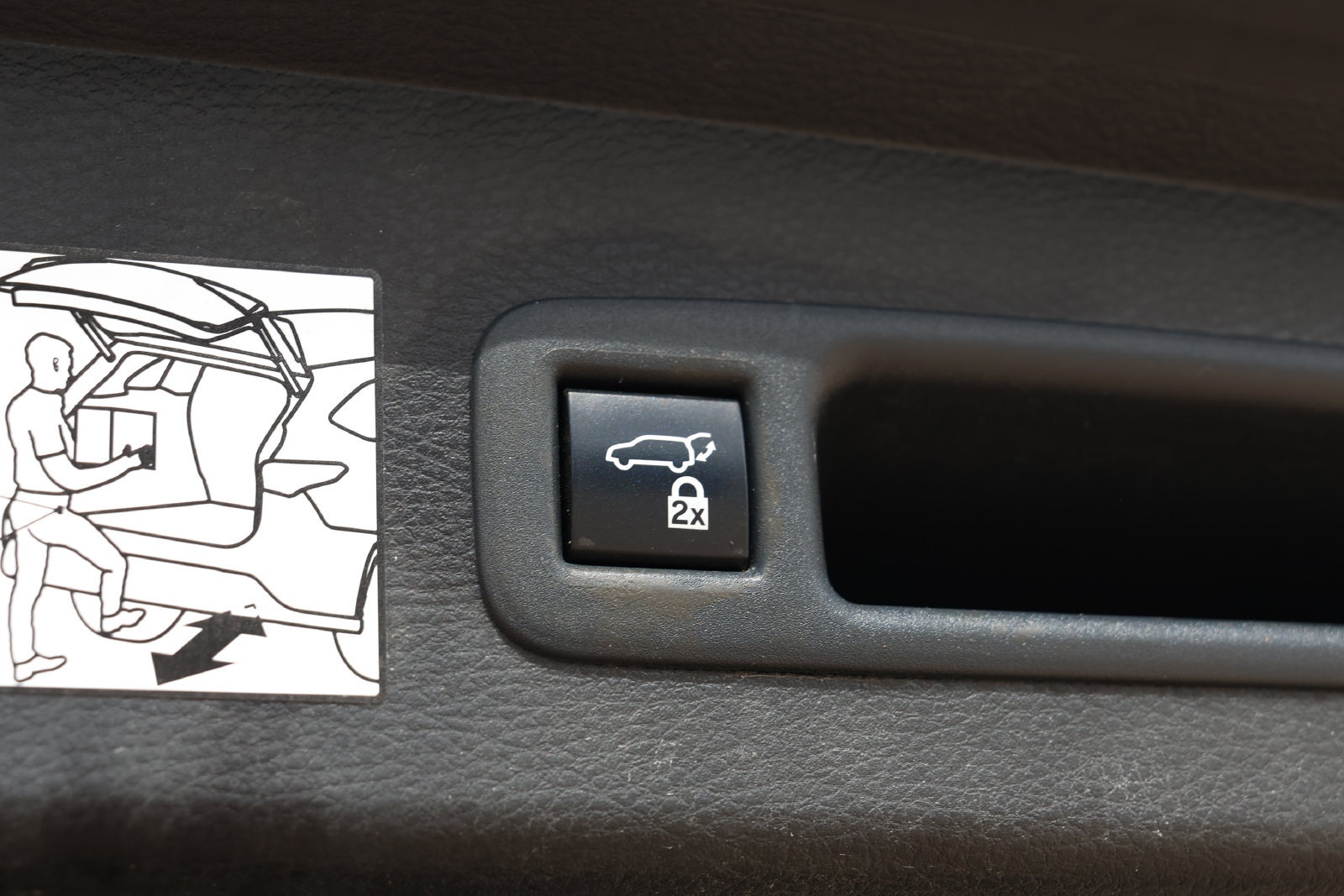 Used 2021 Toyota Sienna XLE FWD image 34