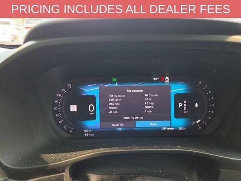 Used 2024 Volvo XC40 B5 Plus w/ Protection Package Premier AWD/4WD image 7