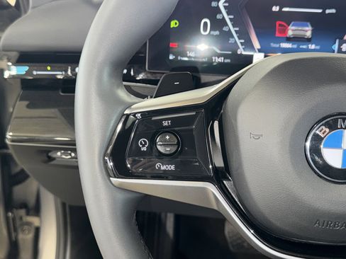 Certified 2025 BMW 530i image 22