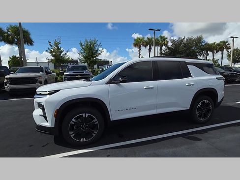 New 2027 Chevrolet Traverse LT w/ Sun and Wheel Package FWD image 24