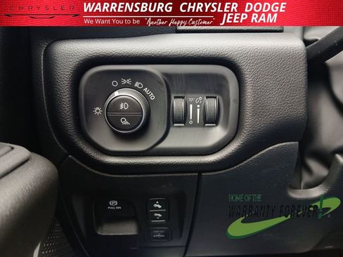 New 2026 RAM 1500 4x4 Crew Cab image 32