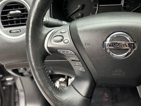 Used 2019 Nissan Pathfinder SL AWD/4WD image 32