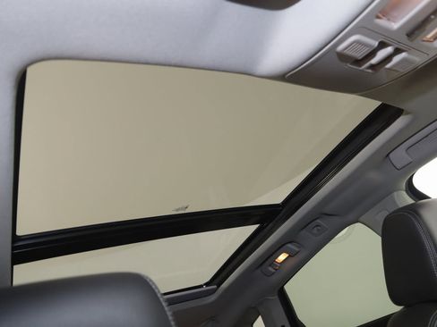 Used 2016 Cadillac SRX Luxury w/ Driver Awareness Package image 11